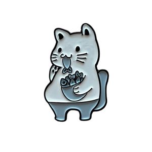 Hovedbilde Pusekatt med dagens fangst  Emalje Pin